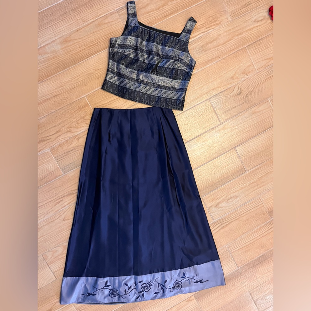 Blue 2-piece gown